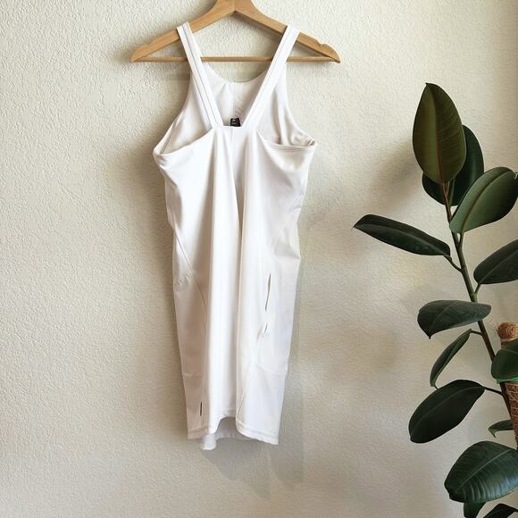 Vuori Womens Volley Dress Medium Mini Athletic Tenniscore Preppy Athleisure - Picture 2 of 6